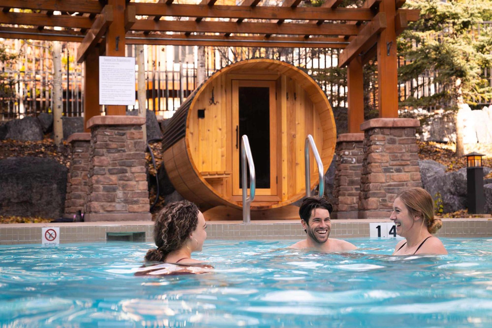 The Raven Suite At Stoneridge Mountain Resort Канмор Екстериор снимка