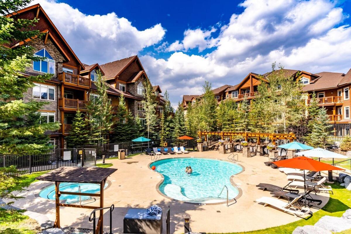 The Raven Suite At Stoneridge Mountain Resort Канмор Екстериор снимка